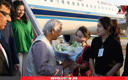 চীনে পৌঁছেছেন প্রধান উপদেষ্টা