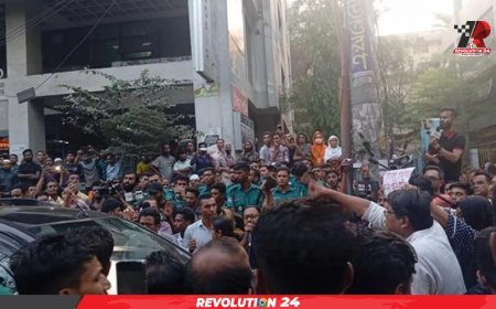 সম্পূর্ণ বকেয়া না পেলে ঈদের দিনও অবস্থান কর্মসূচির ঘোষণা শ্রমিকদের