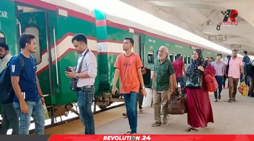 ট্রেন ছাড়ছে সময়মতো, সংকট নেই বাসেরও
