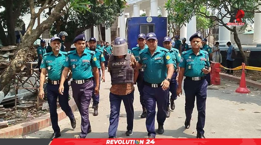 সাবেক আইজিপি শহীদুলসহ ৩ জনকে ট্রাইব্যুনালে হাজির