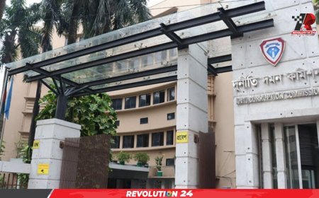 ৬৪৫ কোটি টাকা আত্মসাৎ: নগদের সাবেক এমডি তানভীরসহ ৯ জনের বিরুদ্ধে দুদকের মামলা