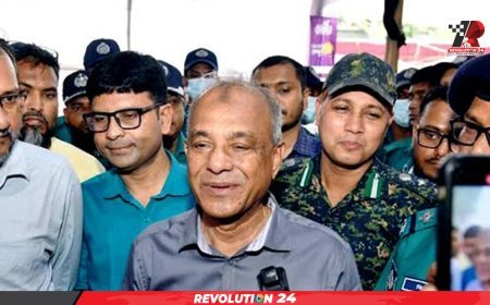 দুর্নীতিবাজরা নেই, তাই গরুর দাম কম : স্বরাষ্ট্র উপদেষ্টা