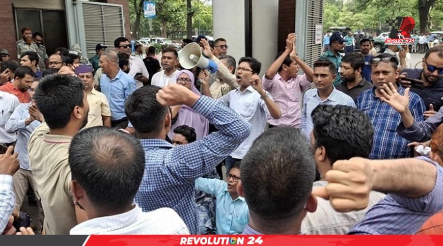 সচিবালয়ে মঙ্গলবারও বিক্ষোভ কর্মসূচি পালন করবেন কর্মচারীরা