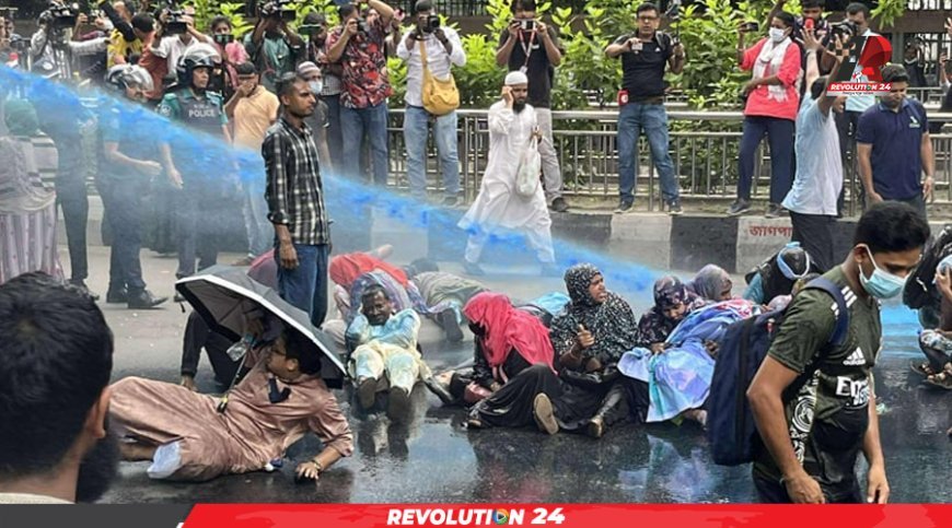 প্রেসক্লাবে আন্দোলনকারীদের ওপর জলকামান-সাউন্ড গ্রেনেড নিক্ষেপ