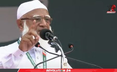 বক্তব্য দিতে দিতে মঞ্চেই ঢলে পড়লেন জামায়াত আমির