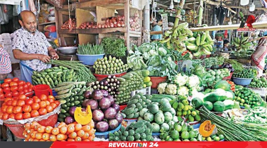 নিত্যপণ্যের বাজার  ফের লাগামহীন