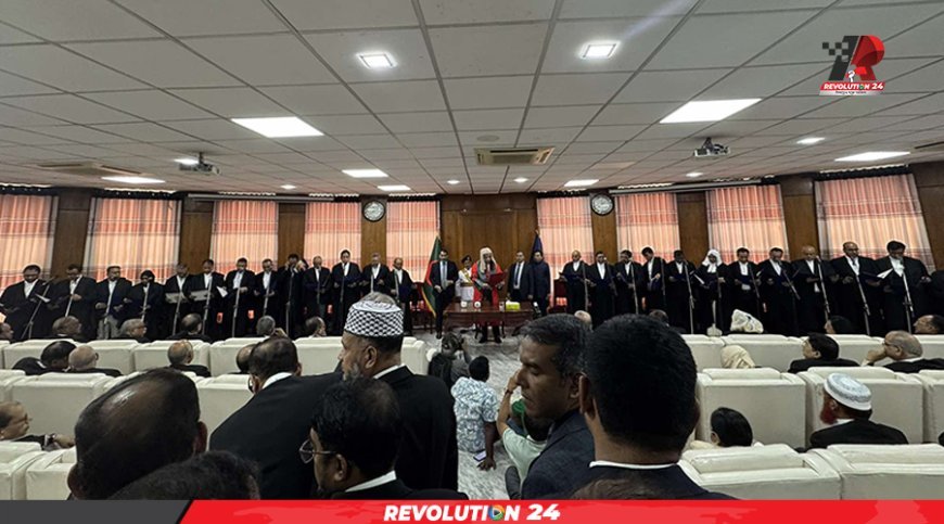 শপথ নিলেন হাইকোর্টের নবনিযুক্ত ২৫ বিচারপতি