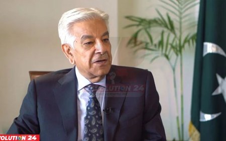 আফগানিস্তানে পাল্টা হামলার হুঁশিয়ারি পাকিস্তানের প্রতিরক্ষামন্ত্রীর