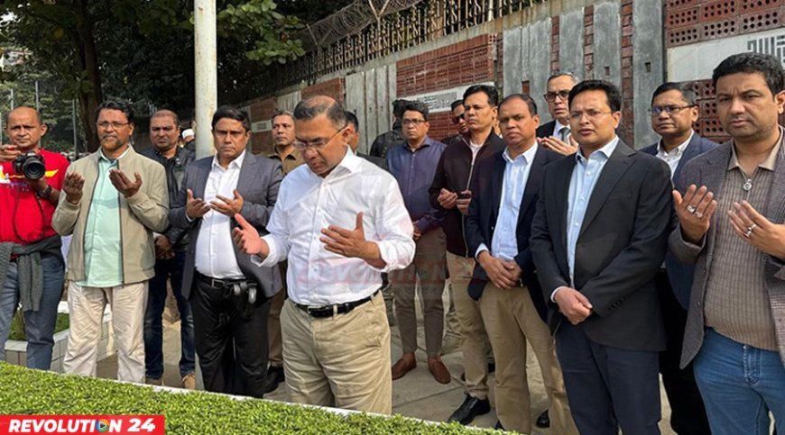 ছোট ভাই আরাফাত রহমান কোকোর কবর জিয়ারত করলেন তারেক রহমান