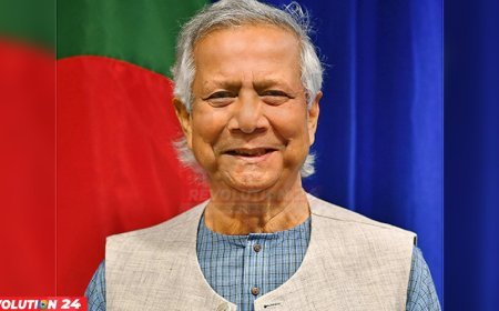 গণভোটের প্রচারণায় ফটোকার্ড শেয়ার করলেন প্রধান উপদেষ্টা