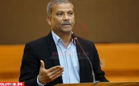 অযৌক্তিক চাপ সৃষ্টি করে ভারতে খেলতে বাধ্য করা যাবে না: আসিফ নজরুল