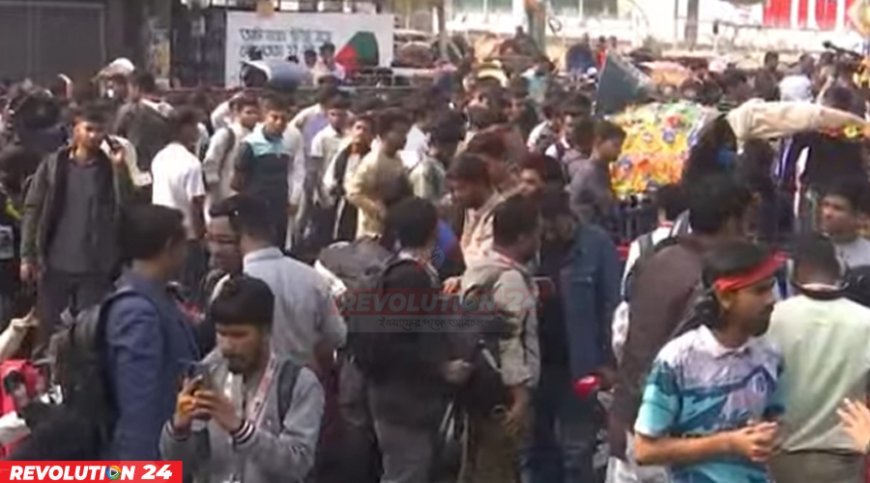 সায়েন্সল্যাবে সাত কলেজ শিক্ষার্থীদের সড়ক অবরোধ, যান চলাচল বন্ধ