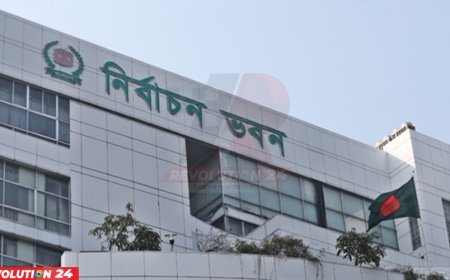 মোবাইল ব্যবহার নিষিদ্ধের সিদ্ধান্ত থেকে সরে এসেছে ইসি, কিছুক্ষণের মধ্যেই প্রজ্ঞাপন