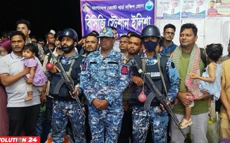 চরে আটকা পড়া লঞ্চের ১০৪ যাত্রীকে উদ্ধার করল কোস্ট গার্ড