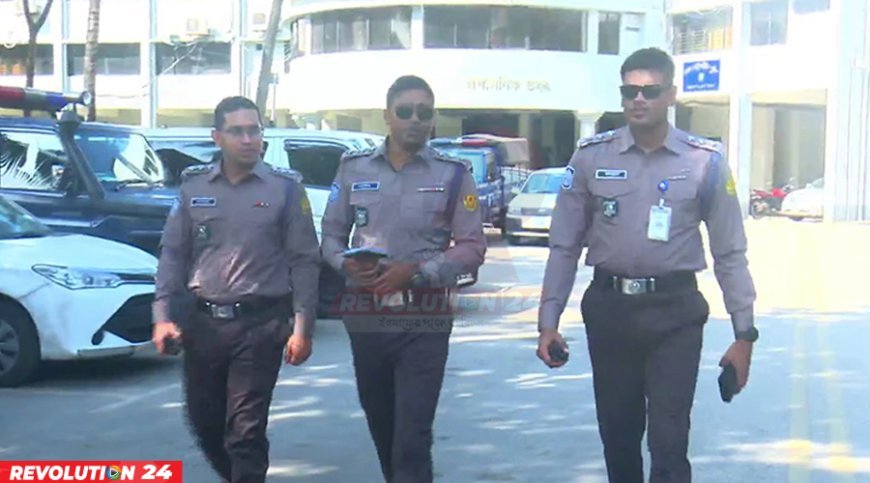 আগের পোশাক চায় পুলিশ, রাষ্ট্রের শতকোটি টাকা অপচয়