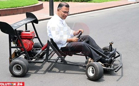 কলেজছাত্র রিজয়ানের গো-কার্ট চালিয়ে উৎসাহ দিলেন প্রধানমন্ত্রী