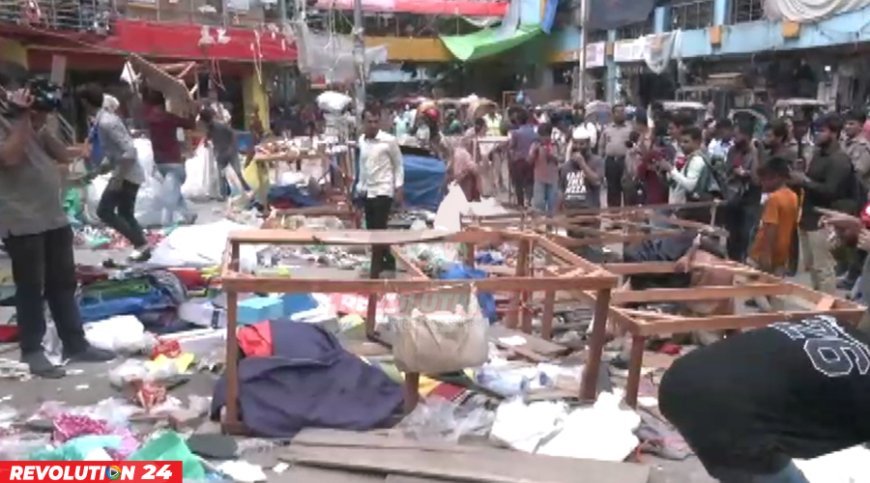 রাজধানীতে উচ্ছেদের নামে চলছে পুলিশ-হকারের ইঁদুর-বিড়াল খেলা