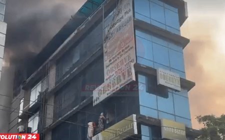 ধানমন্ডিতে বহুতল ভবনে আগুন
