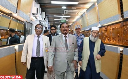 খামেনির জানাজায় অংশ নিতে ইরানের পথে স্পিকার