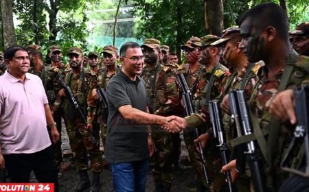 বিস্তীর্ণ জঙ্গলে সেনাবাহিনীর গ্রীষ্মকালীন মহড়া পরিদর্শনে প্রধানমন্ত্রী