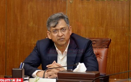 ঘোলা পানিতে মাছ শিকার করতে চায় কিছু মহল: পরীক্ষার্থীদের আন্দোলন নিয়ে স্বরাষ্ট্রমন্ত্রী