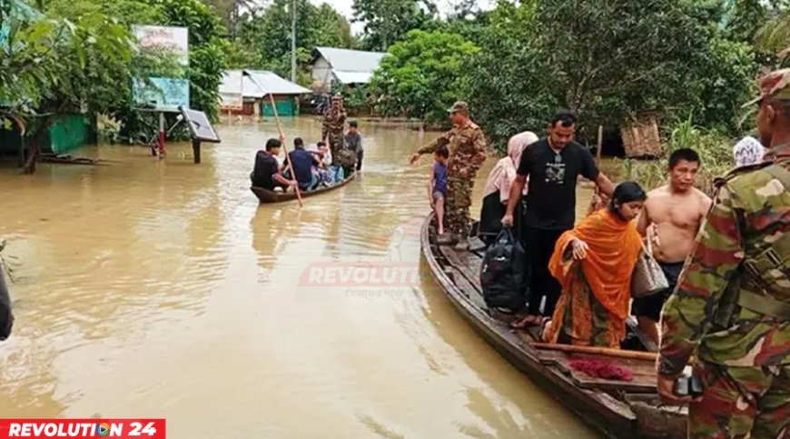 চট্টগ্রামে বন্যা ও পাহাড়ধস মোকাবিলায় সেনাবাহিনীর উদ্ধার কার্যক্রম অব্যাহত