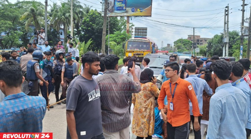 এইচএসসি পরীক্ষার্থীদের ঢাকা-বরিশাল মহাসড়ক অবরোধ