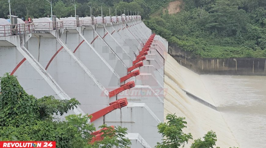 কাপ্তাই হ্রদে পানি বৃদ্ধি পাওয়ায় খোলা হলো বাঁধের ১৬টি জলকপাট
