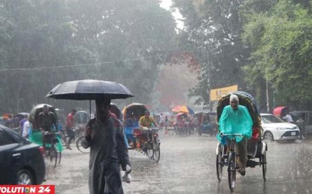 ভারী বৃষ্টিতে চট্টগ্রামে জলাবদ্ধতা, দুর্ভোগে নগরবাসী