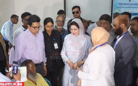 বিনামূল্যে চোখের চিকিৎসা ক্যাম্পে ডা. জুবাইদা রহমান