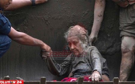 ৪ ঘণ্টা পর ধ্বংসস্তূপ থেকে জীবিত ৯৭ বছরের বৃদ্ধা! কাদায় ঢাকা বৃদ্ধাকে দেখে অবাক উদ্ধারকারীরা