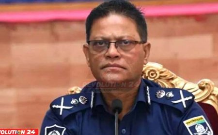 আইনের ফাঁকে বারবার বেরিয়ে আসে অপরাধীরা মাদক কারবারি-ছিনতাইকারীদের নিয়ে যা বললেন আইজিপি