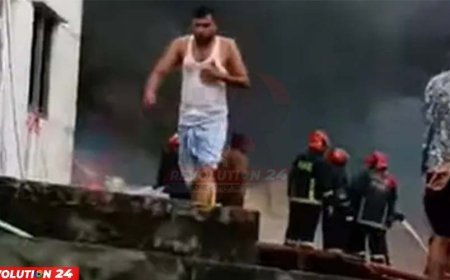 বাড্ডায় ফার্নিচার গোডাউনে ভয়াবহ আগুন এক ঘণ্টার চেষ্টায় আগুন নিয়ন্ত্রণে