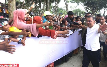 প্রধানমন্ত্রীকে দেখতে প্রতিদিন অপেক্ষা! কয়েক সেকেন্ডের দেখায় গড়ে উঠেছে ভালোবাসার বন্ধন