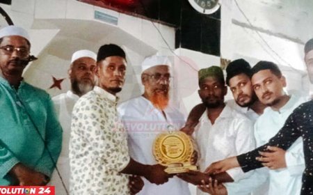 ২৭ বছর ইমামের দায়িত্ব বিদায়ে পেলেন লাখ টাকা