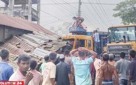 ট্রাকের ধাক্কায় অটোরিকশা চূর্ণ নিহত ৩, আহত ৭