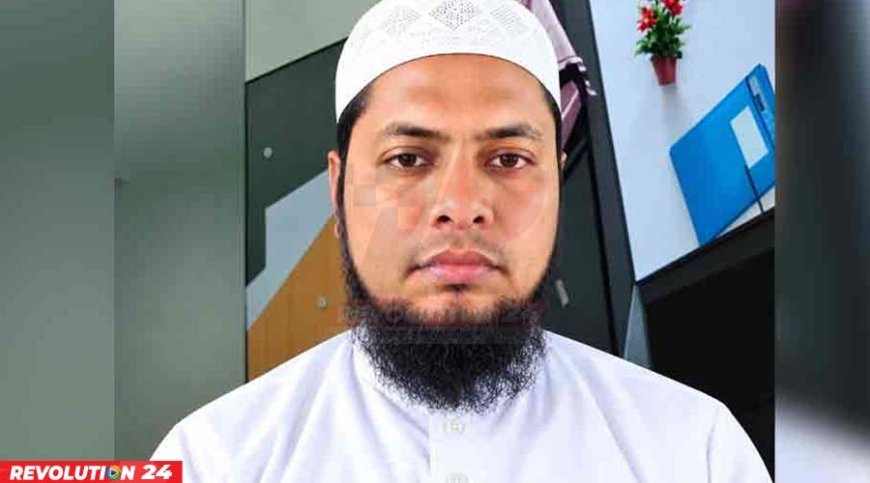 নারীর সঙ্গে ভিডিও ছড়িয়ে পড়ল মাদ্রাসাশিক্ষককে অব্যাহতি